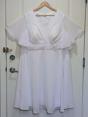 NWOT JJ's House 20W Bright White Knee Length V-Neck Flutter Sleeve Beaded Dress